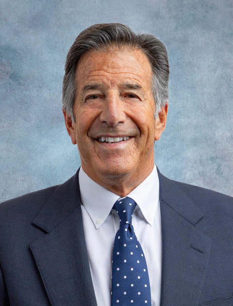 Headshot of Prof. Robert Hahn